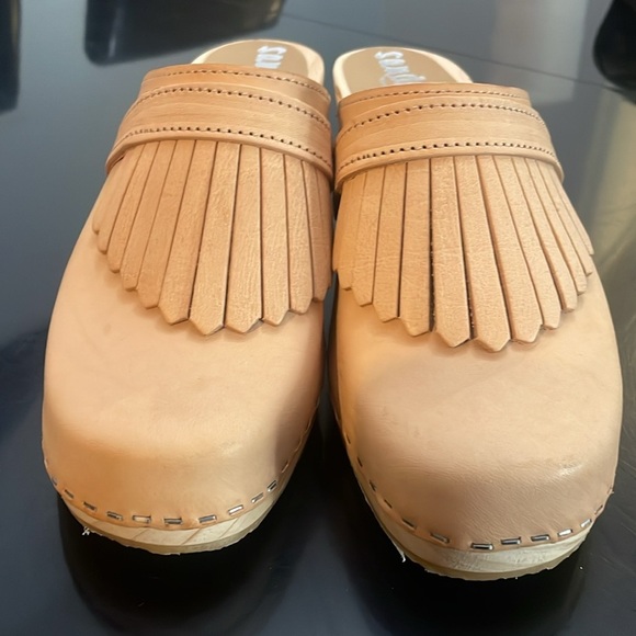 Sandgrens Venice Ecru Fringed Mules Clogs Size 39 US 8/8.5 - Picture 3 of 16